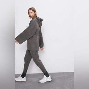 NWOT ZARA Knit Oversized Hoodie Sweater